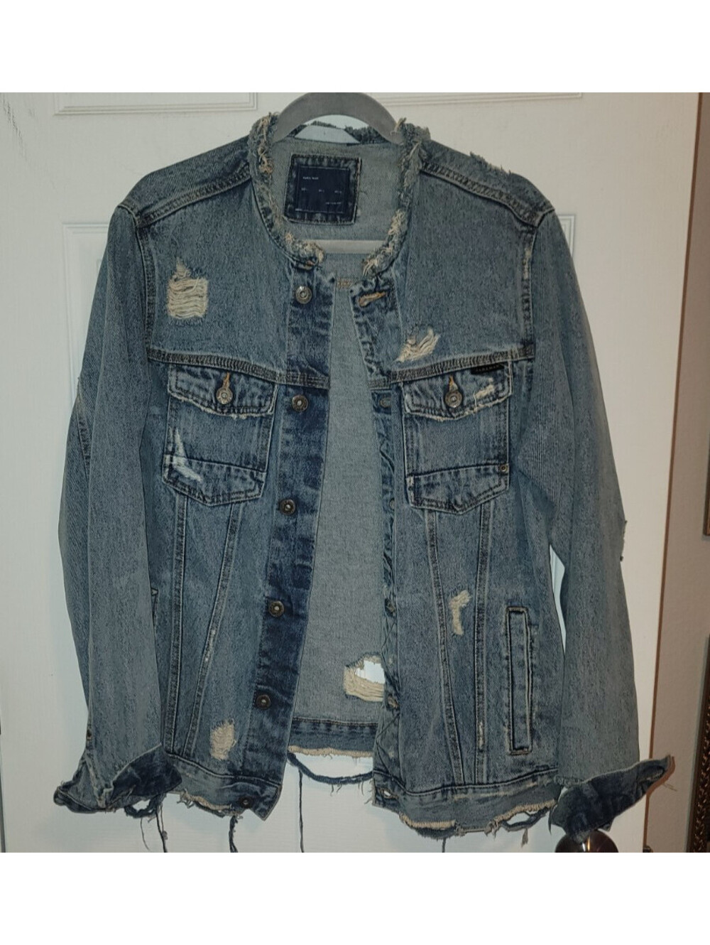 ZARA MAN DISTRESSED DENIM BLUE JEANS JACKET SIZE LARGE 42